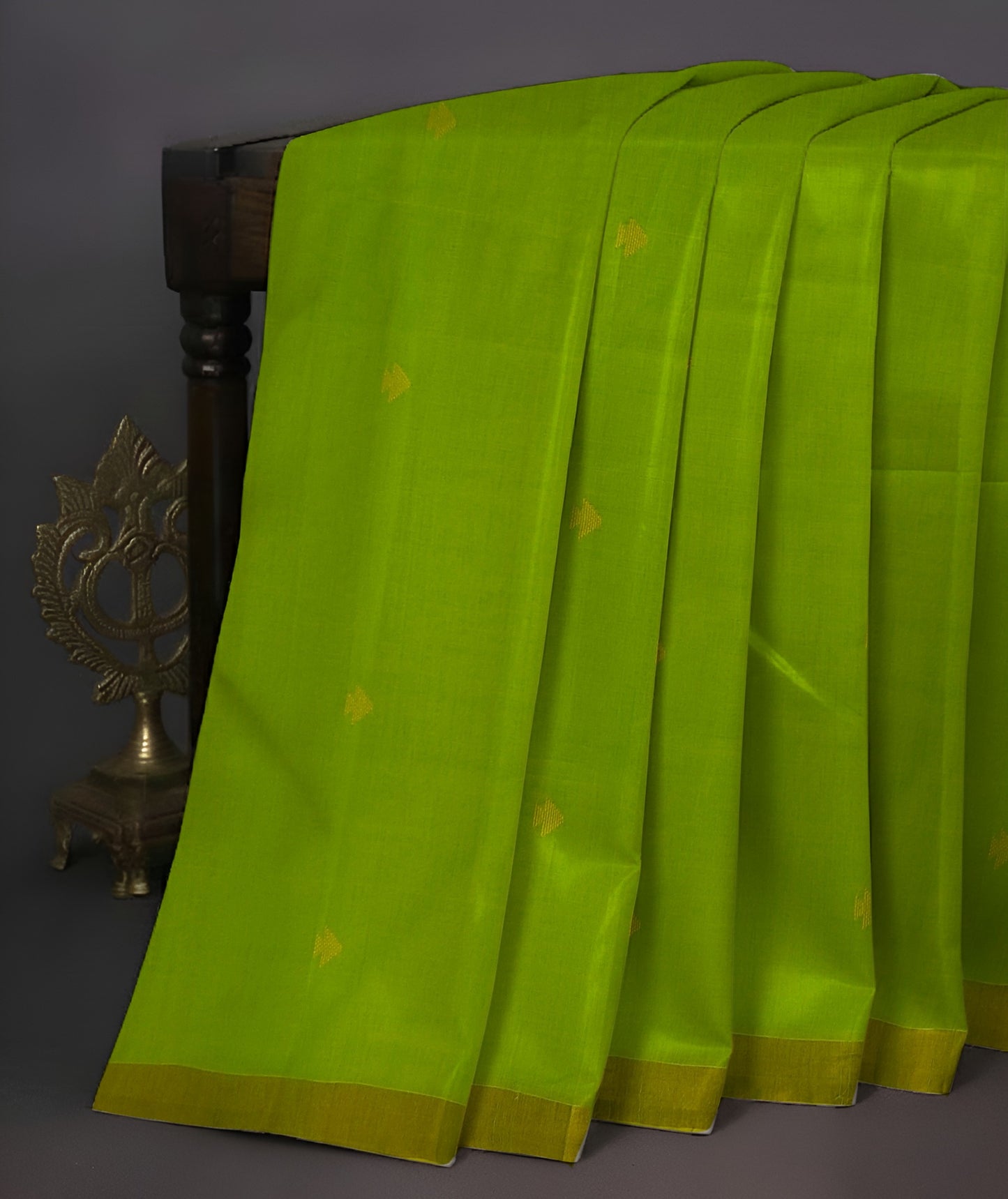 Parrot Green Bengal Handloom Soft Linen Saree
