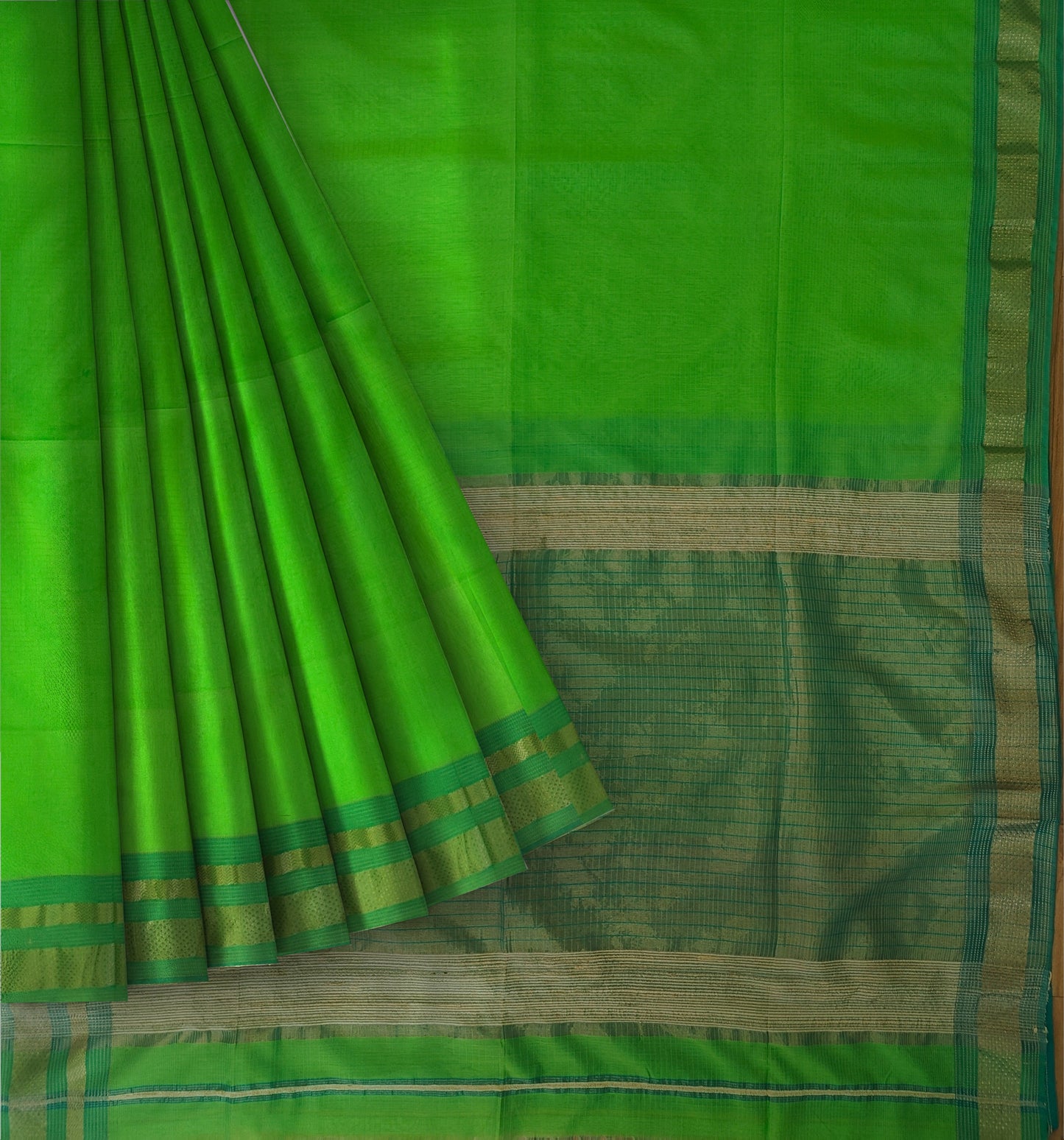 Parrot Green Maheshwari Handloom Cotton Silk Saree