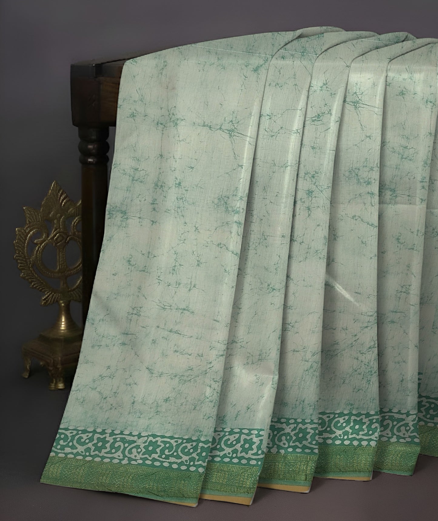 White Maheshwari Shibori Tie & Dye Saree